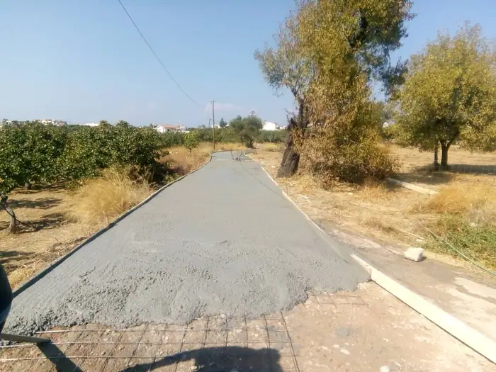 Τσιμεντόστρωση δημοτικών δρόμων του Δήμου Αίγινας — 3