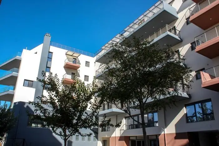 Κτίριο διαμερισμάτων, καταστημάτων και εκπαιδευτηρίων στους Αγίους Αναργύρους — 6