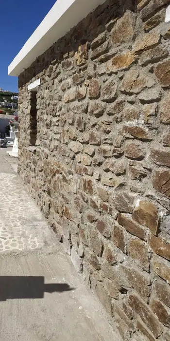 Κατασκευή οστεοφυλακίου στην Αντίπαρο