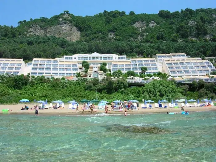 Ξενοδοχειακή μονάδα Pelekas Beach στον Πέλεκα Κέρκυρας — 2