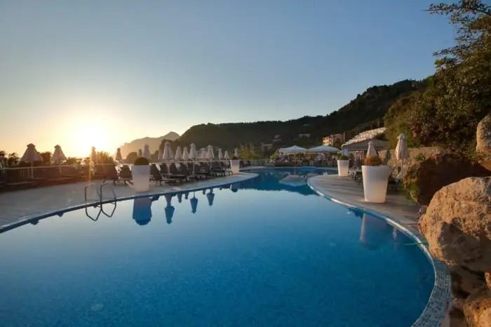 Ξενοδοχειακή μονάδα Pelekas Beach στον Πέλεκα Κέρκυρας — 4