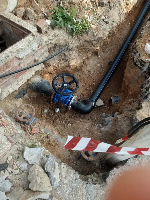 Πλακοστρώσεις και αποκαταστάσεις οδικού δικτύου οικισμού Αντιπάρου — 2