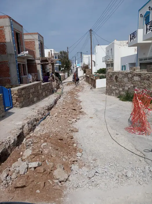 Πλακοστρώσεις και αποκαταστάσεις οδικού δικτύου οικισμού Αντιπάρου — 4