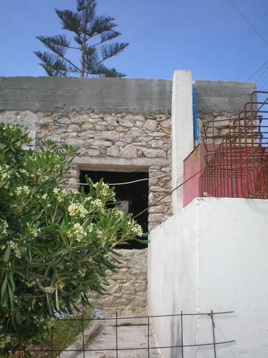 Ανακατασκευή παλαιάς αίθουσας δημοτικού σχολείου Κωστού