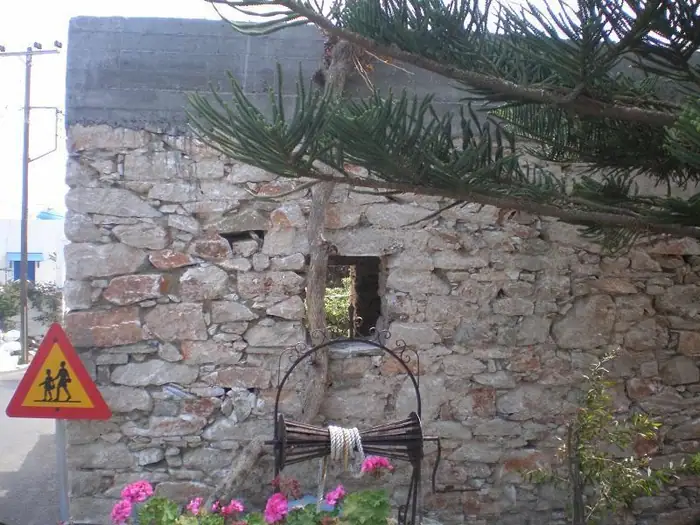 Ανακατασκευή παλαιάς αίθουσας δημοτικού σχολείου Κωστού — 4